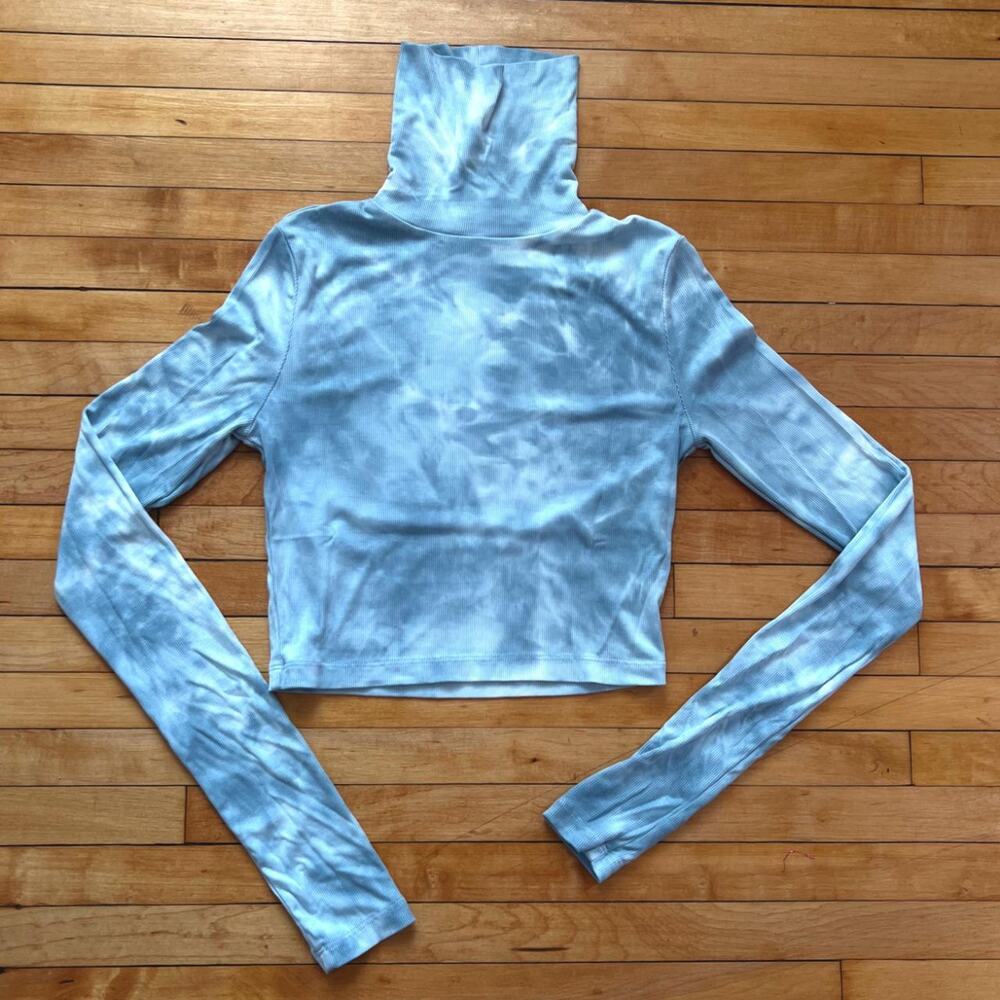 Aritzia Sunday Best Baby Blue Tie Dye Long Sleeve Crop Top Turtle Neck XS